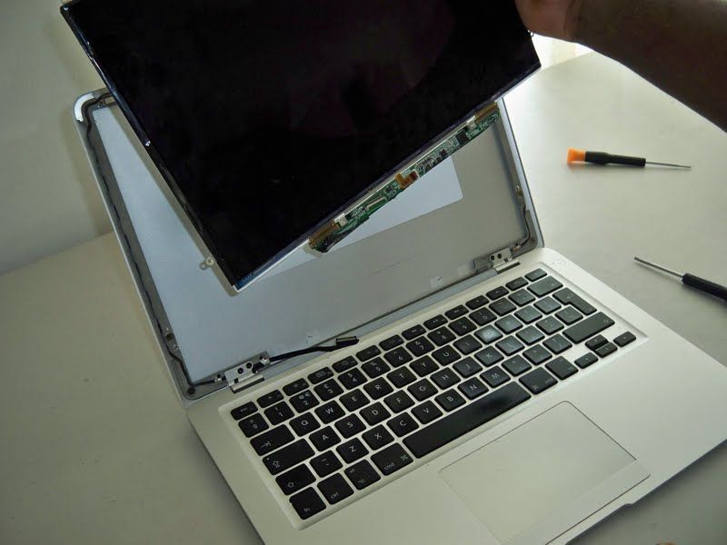 macbook screen replacement center in qatar                   
